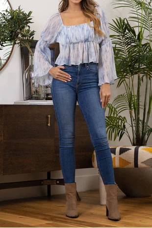 Square-Neck Ruffled Chiffon-Style Cropped Top｜Lightweight & Flowy｜Feminine Silhouette